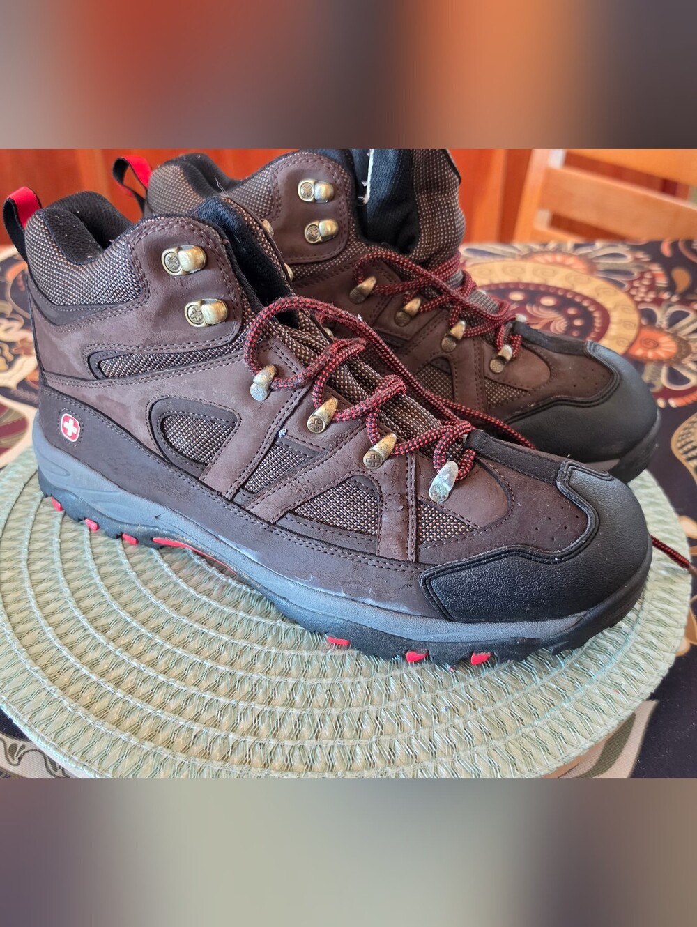 Men's Swiss Gear Army Brown Hiking Boots with Red Accents Size 13